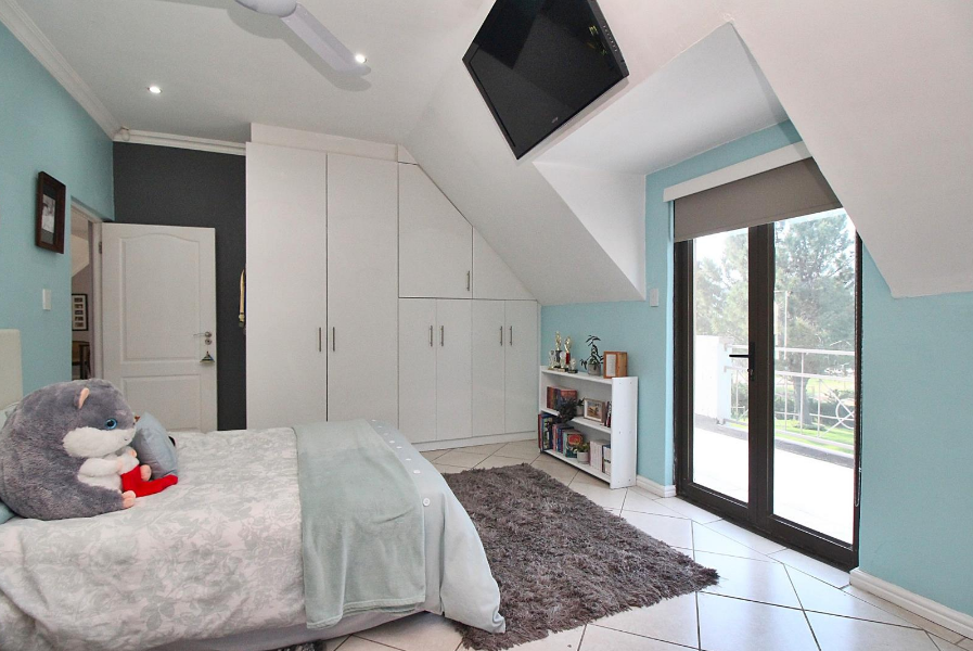 5 Bedroom Property for Sale in High Riding Country Estate Western Cape